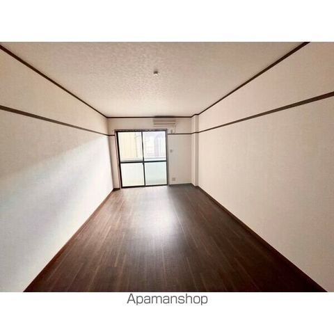 ローズ IIIの内装写真