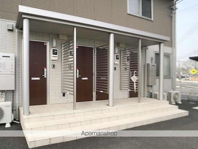 ミッドパレス市場町 IIの玄関写真