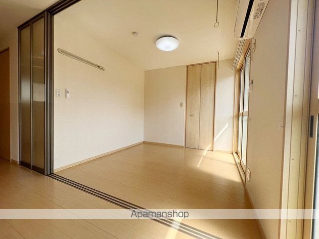 リビングタウン愛野の内装写真