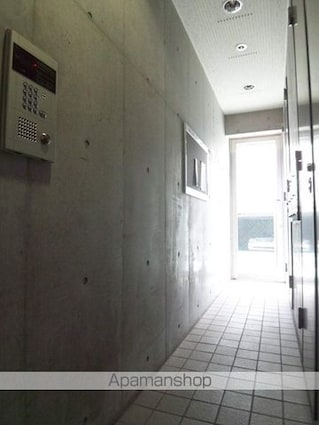 東京都世田谷区松原５丁目[1R/31.65m2]のエントランス1