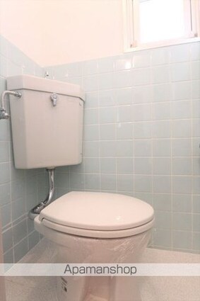 ヴィラ・アンソレイエ東温Ⅱ[2K/31.5m2]のトイレ