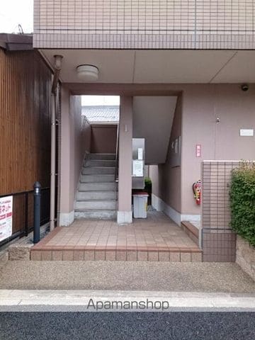 レーベンズ・フロイデの玄関写真