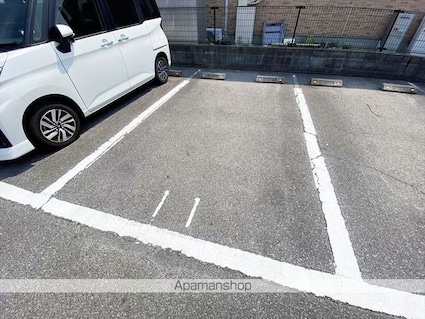 アップフィールド[3LDK/62.28m2]の駐車場