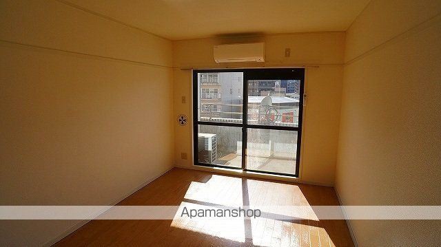 房尾本店横川駅前ビルの内装写真