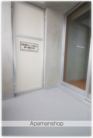 RITZ SQUARE GATE QBEの内装写真