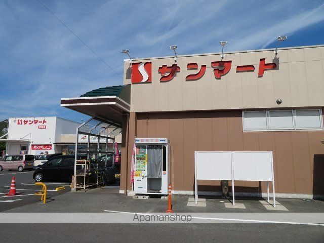 ファントムの周辺写真