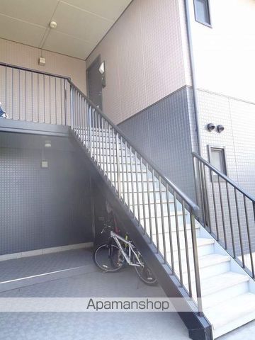 ハイツ足達 B棟の玄関写真