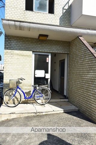 アネックス中丸の玄関写真
