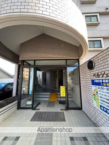 ベルシェ壹番館の玄関写真