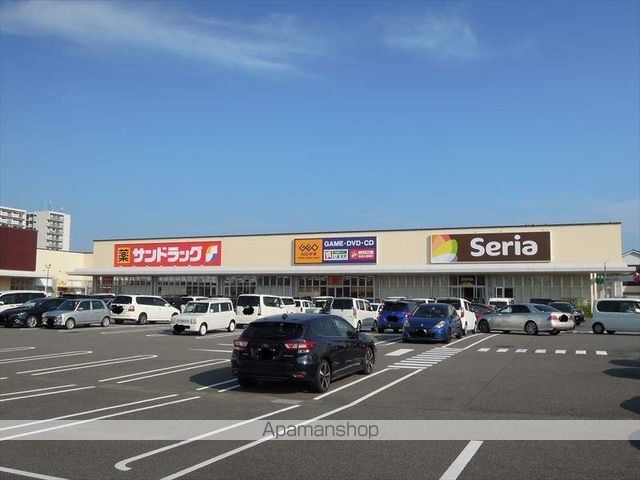 クリスタルIの周辺写真