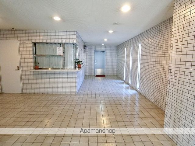 サニークレスト南林寺の玄関写真