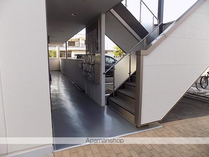 サンコー沙羅[1K/27.56m2]のエントランス