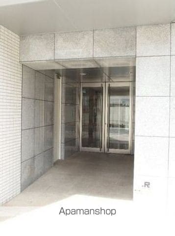 クレスティア天神サウスの玄関写真