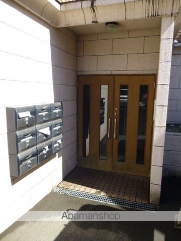 リッチタウン栄通六番館の玄関写真