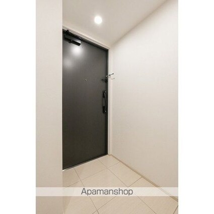 コンフォリア・リヴ渋谷本町[1LDK/30.29m2]の玄関