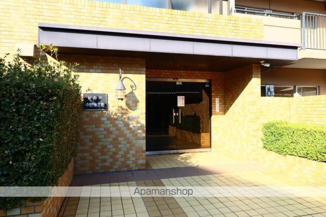 ドルミ中野弥生町の玄関写真