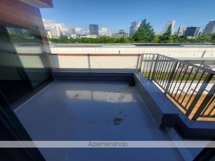 ローヤル若葉[事務所/148.5m2]のバルコニー