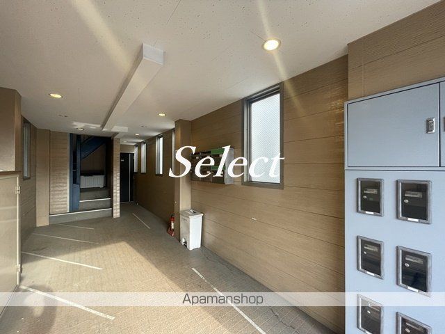 リフィナ横浜新杉田の玄関写真