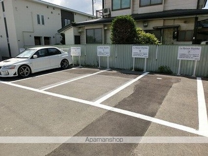 ラ・メゾンモリオカ[1LDK/30.8m2]の駐車場2