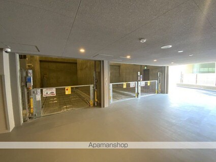 クレヴィア新宿若松町[1K/25.5m2]の駐車場