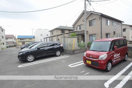 Ｓｈａｍａｉｓｏｎ　メイ[2LDK/57.63m2]の駐車場