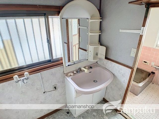 松山市 2階建 築58年の内装写真