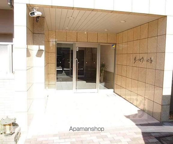 リーフセラ七条の玄関写真
