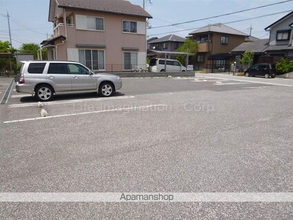 ウルル　２１[1R/29.7m2]の駐車場1