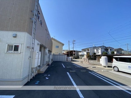 クレール綱島　弐番館[1LDK/45.3m2]の駐車場3