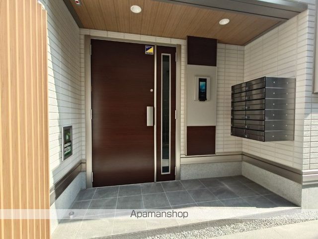 西町SUZUKAZEの玄関写真