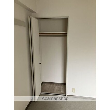 ダイアパレス下河内[3LDK/74.84m2]の収納