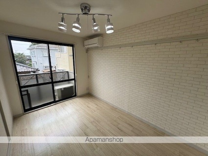 ビューラーアネックス[2DK/40m2]のリビング・居間