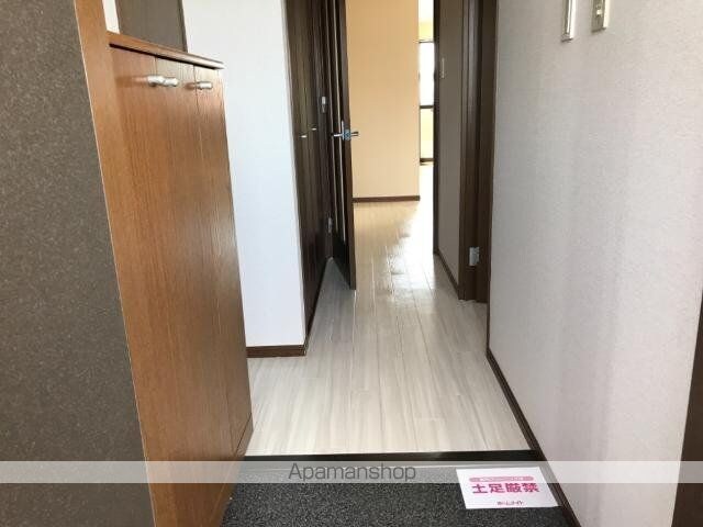 プチストーン[2LDK/49.5m2]の玄関2