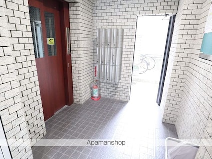 びいⅠ千種[1K/20.07m2]のロビー2