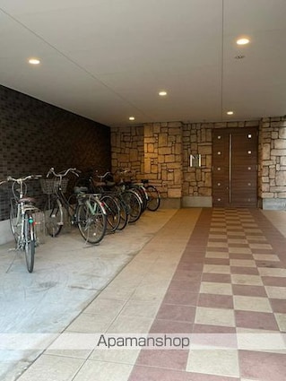 千葉県千葉市中央区本町１丁目[1K/25m2]のエントランス2