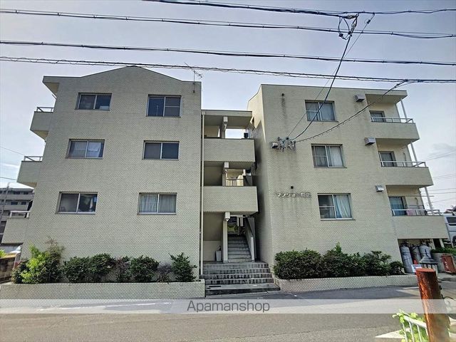 マンション和正の外観写真