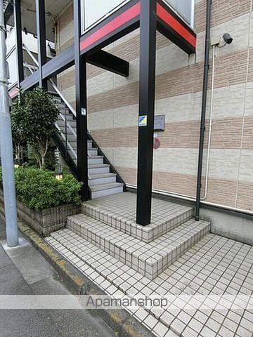 レオパレスプリマヴェーラの玄関写真
