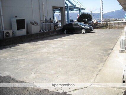 グリーンヒルズＡ[1K/29.7m2]の駐車場2