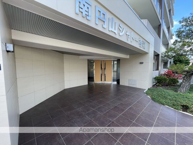 南円山シャトー桂和の玄関写真