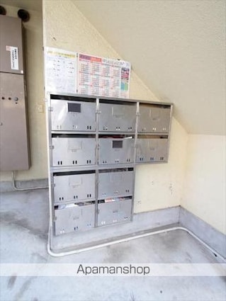 サン・レオン二番館[1R/24m2]のロビー1