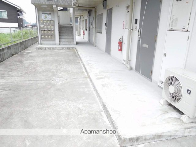 コモードの玄関写真