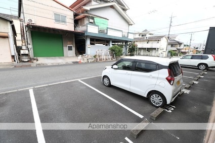 アーバン東福山[1K/21m2]の駐車場2