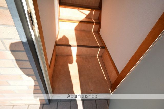 ハイツ西條の玄関写真