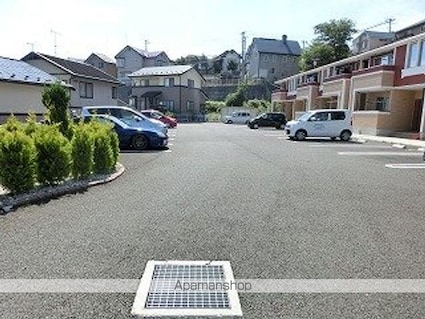ファインアップルＳＫ[2LDK/57.64m2]の駐車場