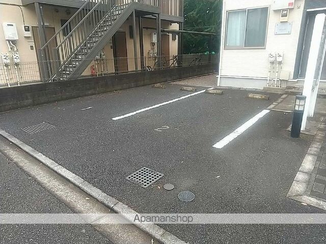 レオネクストコンセルト[1K/26m2]の駐車場