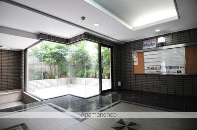 ＬＩＢＲＥ　清水の森[店舗/107.95m2]の共用部1
