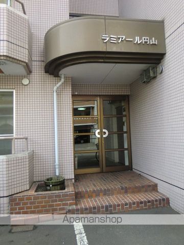 ラミアール円山の玄関写真