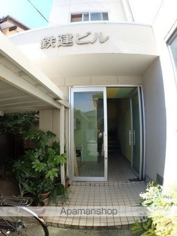 鉄建ビルの玄関写真