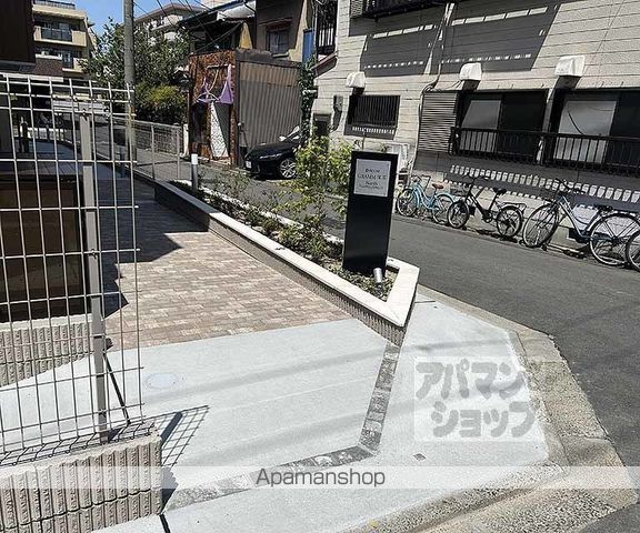 GRAMM深草 NORTHの玄関写真