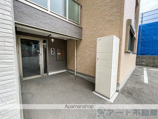 フォブール平和通の玄関写真